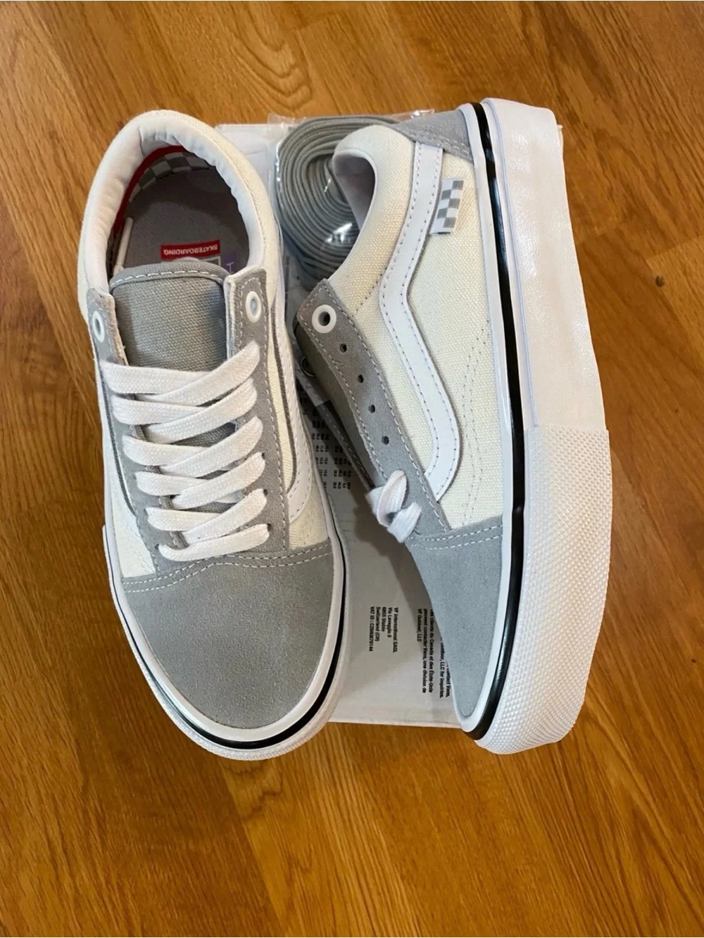 New boys girls Vans Sz 3.5 Gray and White Old Skool Canvas Skate Shoes